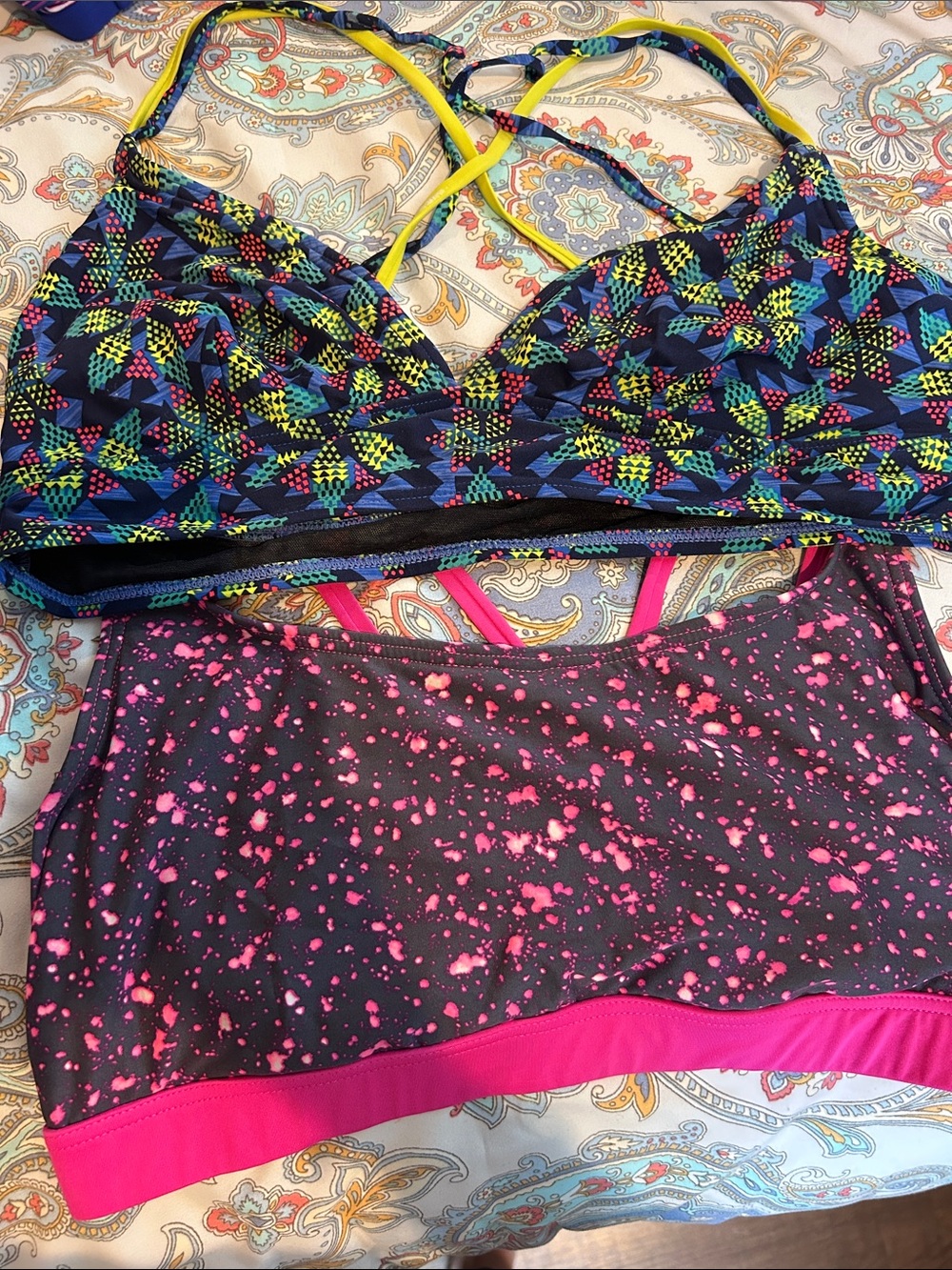 Women’s Multicolor Sports Bralette & Pink Speckled Seamless Crop Set